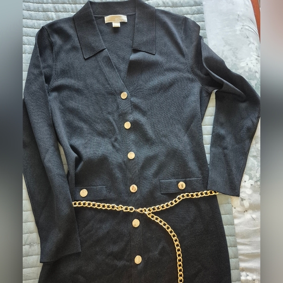 MICHAEL KORS Long Dress, Snap Front, V Neck, 2 Front Pockets, MK Gold Chain Belt - Picture 2 of 6